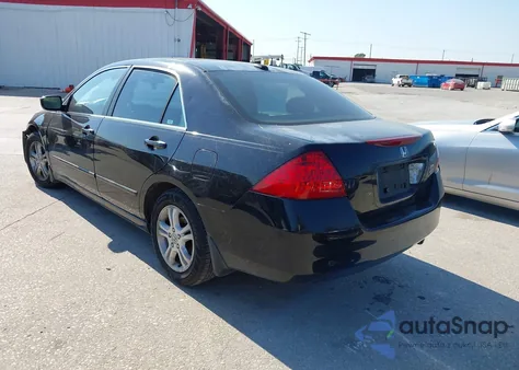 2006 Honda Accord 2.4 Ex z USA, uszkodzony, nr VIN 1HGCM56846A182916